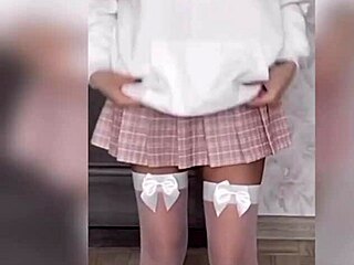 Videoclip de fetiș vintage cu picioarele frumoase ale surorii mele