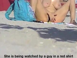 Lana, a esposa exibicionista, exibe sua grande vagina e seios em público em uma praia com um voyeur