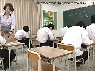 Ženatý učitel Matsumoto Okamura se učí intenzivní orální dovednosti ve svazku 10